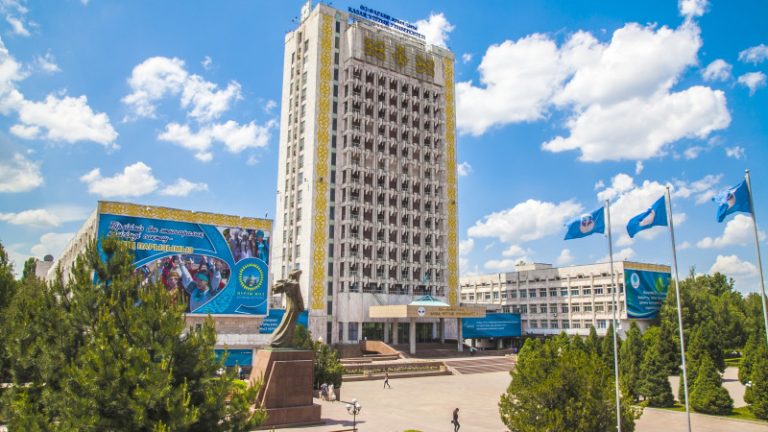 Казахский национальный университет: Вершина образования в Центре Азии