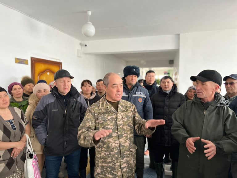 ПАВЛОДАР ОБЛЫСЫНДА СУ ТАСҚЫНЫНА ҚАРСЫ КҮРЕС БОЙЫНША БЕЛСЕНДІ ЖҰМЫС ЖАЛҒАСУДА: ӨҢІРДІҢ БАРЛЫҚ ҚЫЗМЕТТЕРІ ЖҰМЫЛДЫРЫЛДЫ