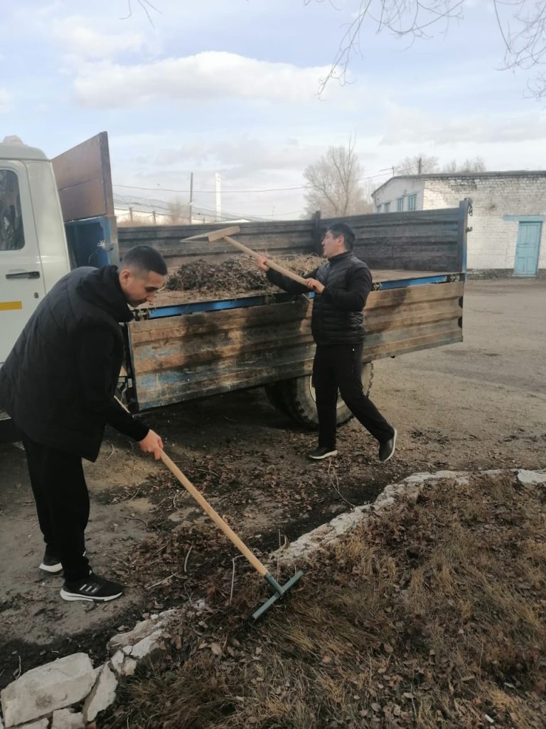 Сотрудники учреждения №19 ДУИС по области Абай провели субботник