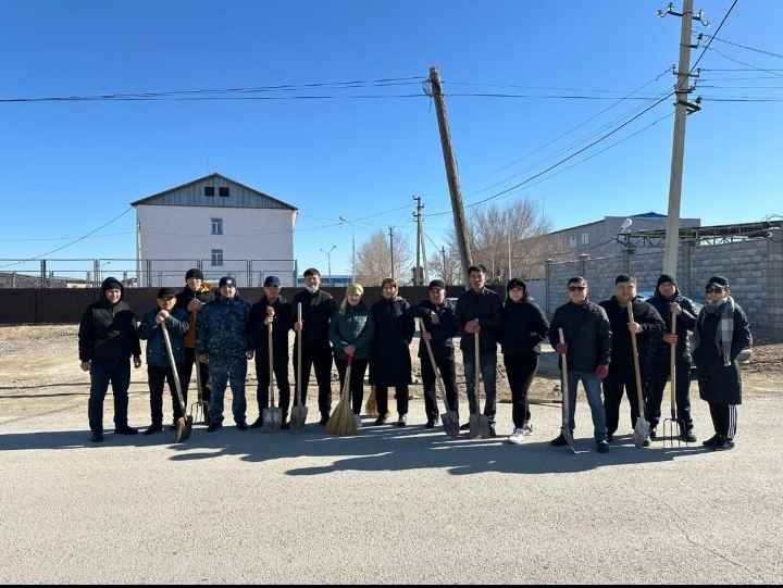 №37 мекемесінің ұжымы сенбілікке шықты