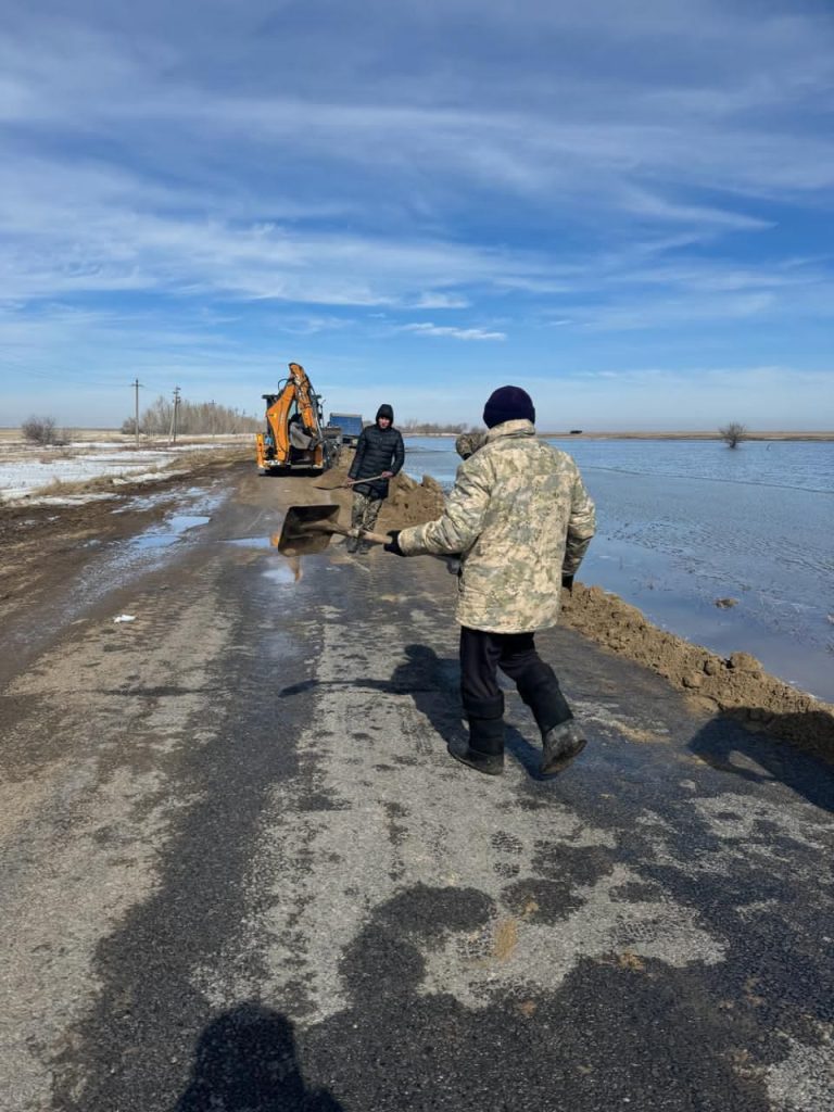 В ПАВЛОДАРСКОЙ ОБЛАСТИ ПРОДОЛЖАЕТСЯ АКТИВНАЯ РАБОТА ПО БОРЬБЕ С ПАВОДКАМИ: ЗАДЕЙСТВОВАНЫ ВСЕ СЛУЖБЫ РЕГИОНА