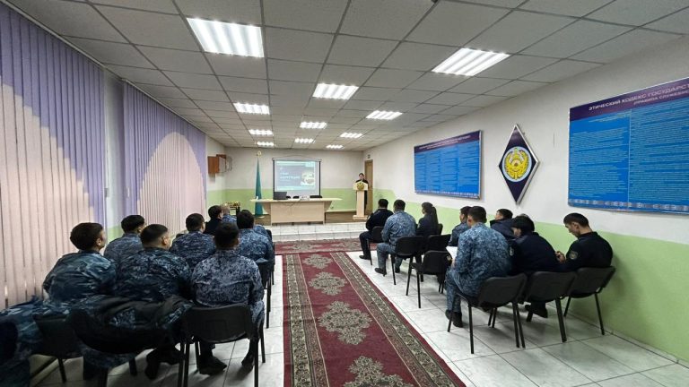 В области Абай сотрудники УИС поддержали антикоррупционную политику