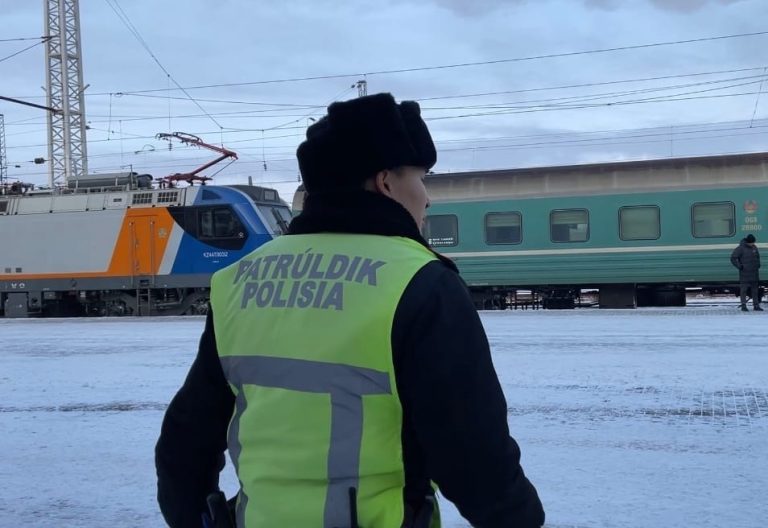 Тәртіпсіздік көрсеткен жолаушы пойыздан түсірілді