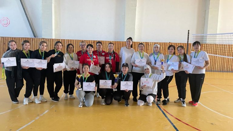 №79 мекемесінің ұйымдастыруымен Халықаралық әйелдер күніне орай волейболдан жарыс өтті