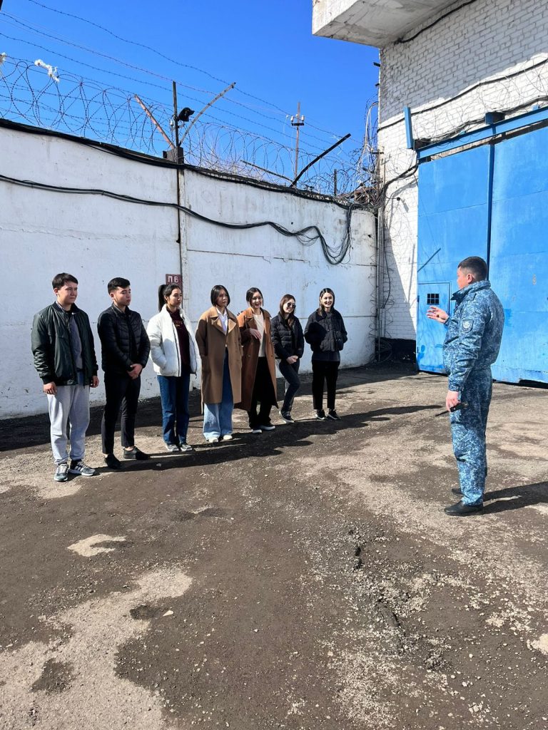 ЕҰУ студенттері бас бостандығынан айыру орындарына барды