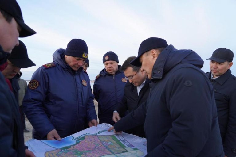 Ақмола облысының әкімі Марат Ахметжанов су тасқын қаупі бар аймақтарды аралады