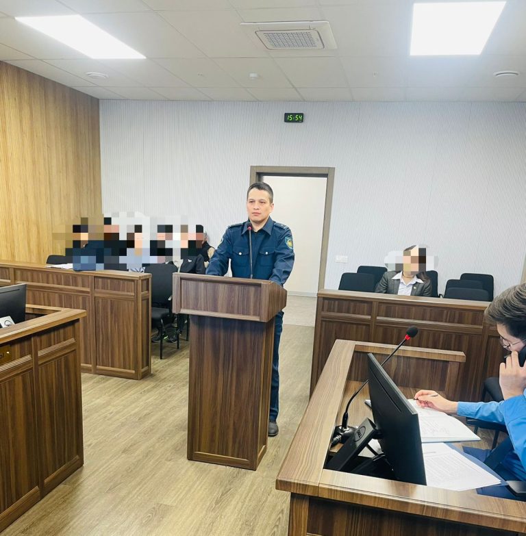 Есепке тұрған сотталғандардың қатысуымен ашық сот отырысы өтті