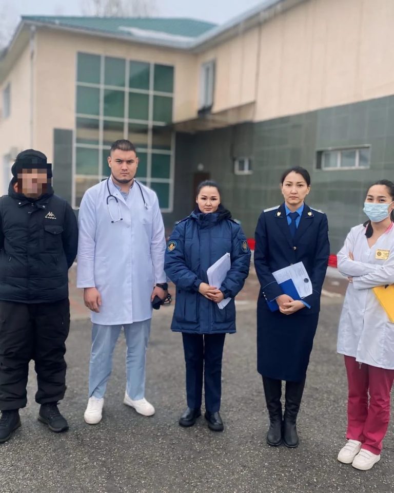 ҚАЖ қызметкерлері сотталғандарға көмек көрсетуде