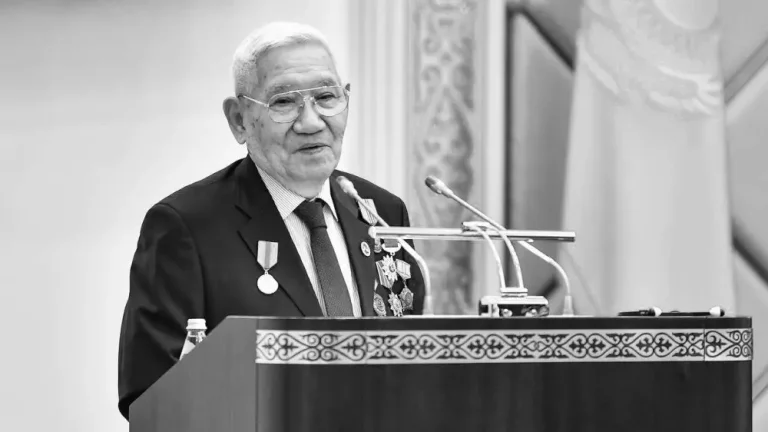 Сенаттың бірінші төрағасы Өмірбек Байгелді қайтыс болды