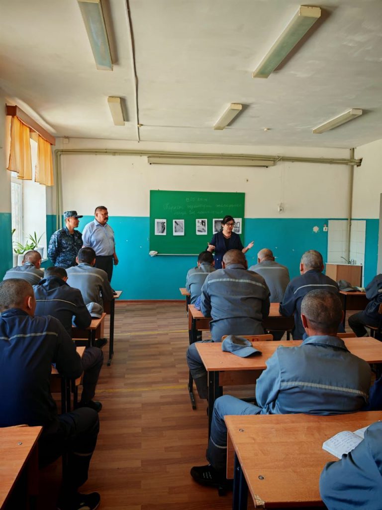 100 сотталған азамат білім алуда