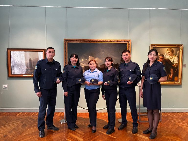 Наставники и их молодые сотрудники посетили Музей изобразительных искусств имени семьи Невзоровых