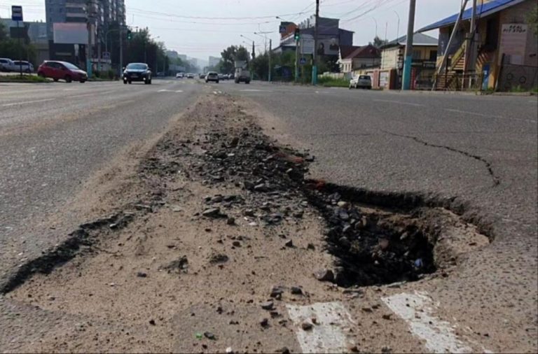 Қызылордада Антикор еріктілері жол жөндеу жұмыстарына мониторинг жүргізді