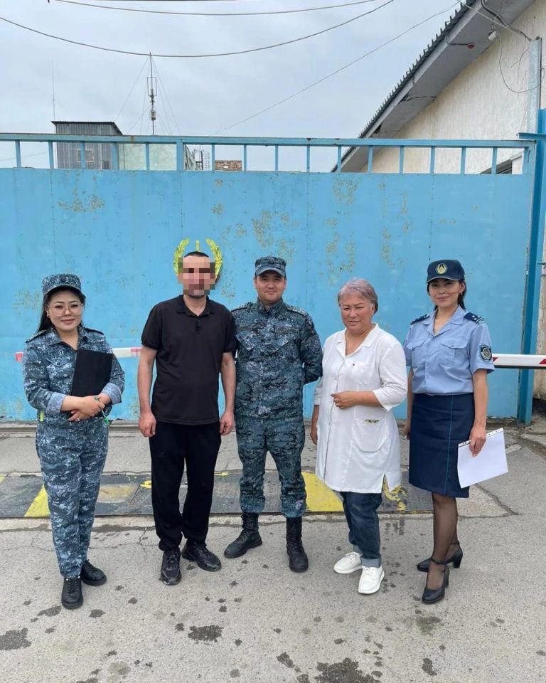 Адаптацию и реинтеграции лиц, освобождаемых из учреждений.