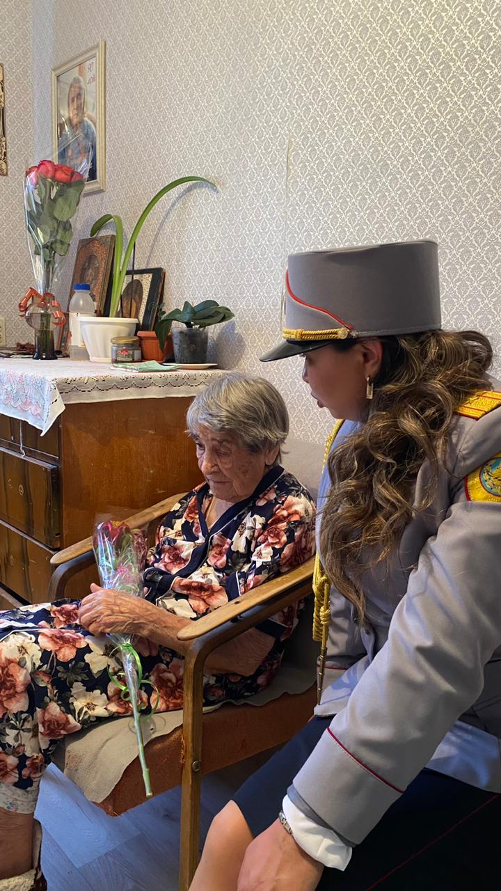 ҚАЖ қызметкерлері тыл еңбеккерін құттықтады