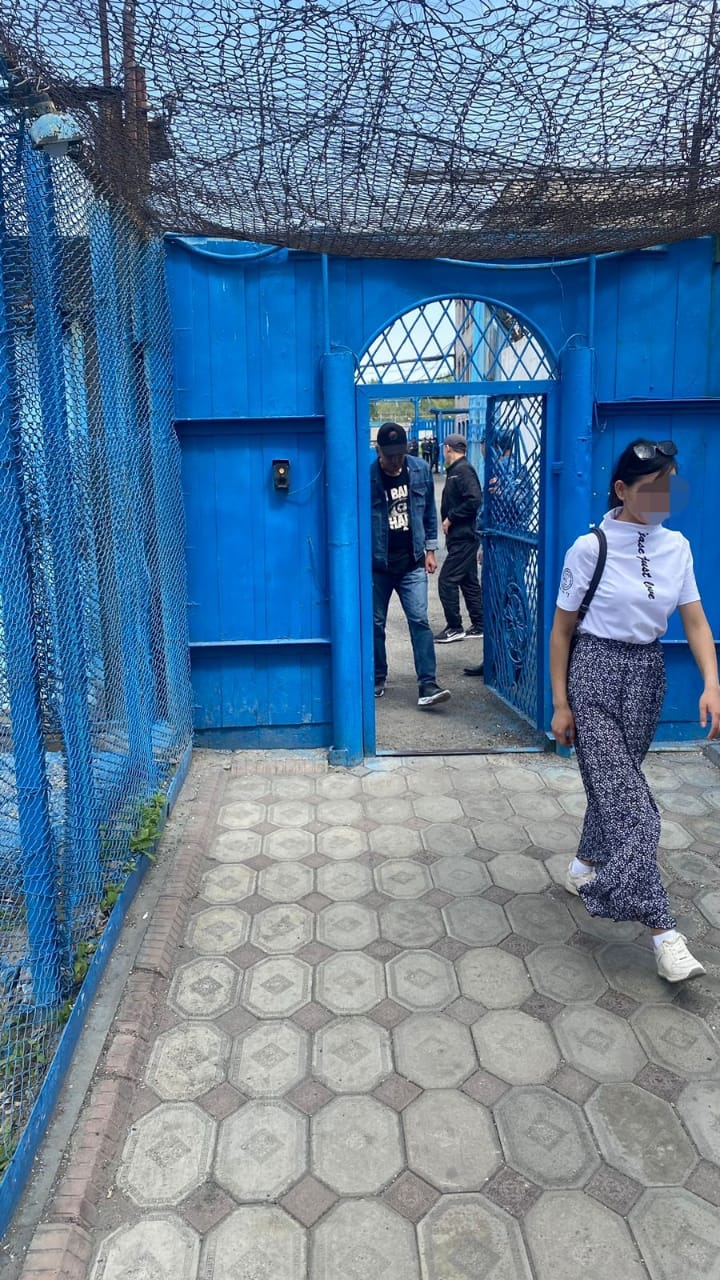 №19 қауіпсізідігі аралас мекемесінде сотталғандар «Ашық есік күніне» Қазақстанның түрлі қалаларынан келген туыстарымен бірге «Отбасы күнін» атап өтті