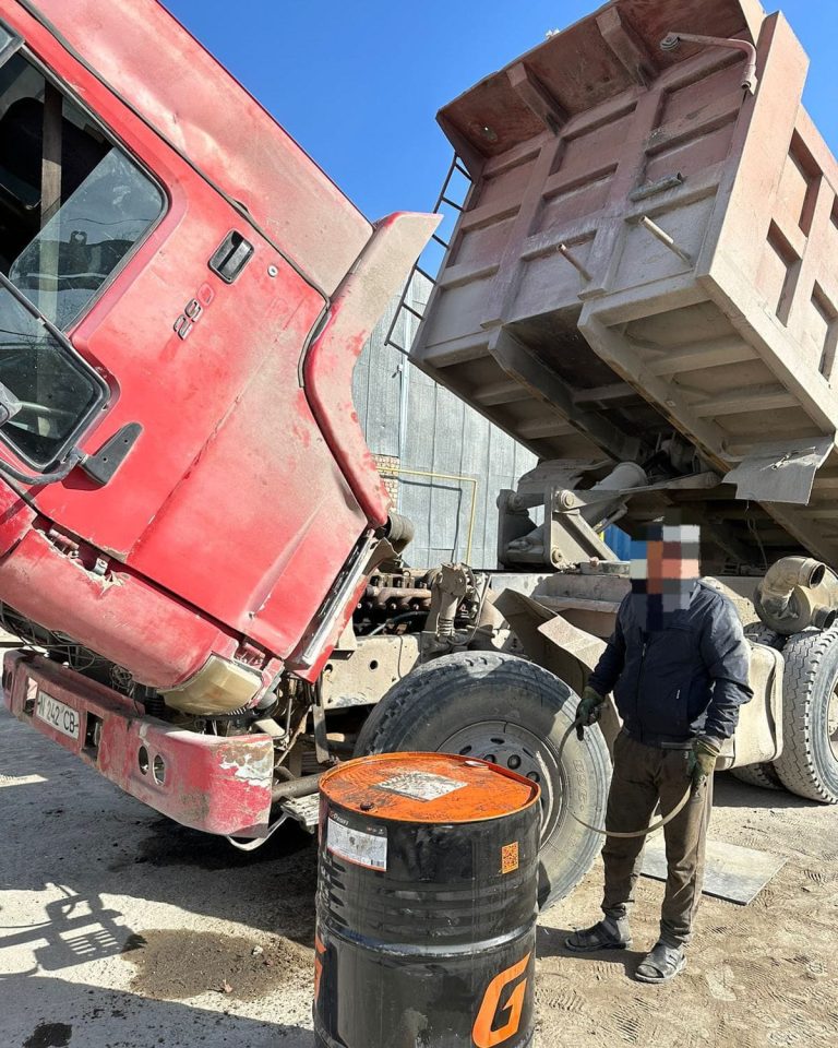 Жүк көліктерін жөндейтін жазасын өтеуші