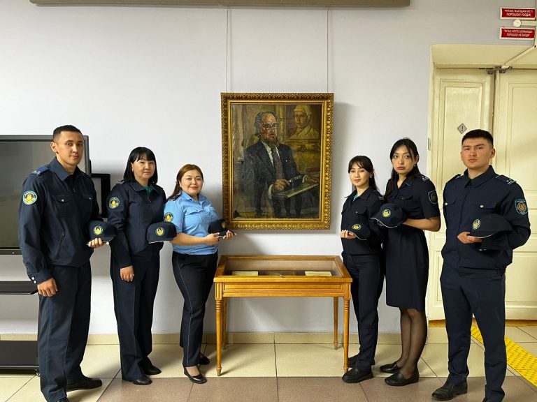 Тәлімгерлер мен олардың жас қызметкерлері Невзоровтар отбасылық бейнелеу өнері мұражайында болды