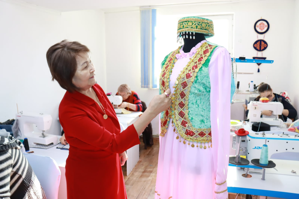 Жоғары клиренсі бар әйелдердің онлайн порносын қараңыз Порно бөбек с мүшесі трахает оның досы