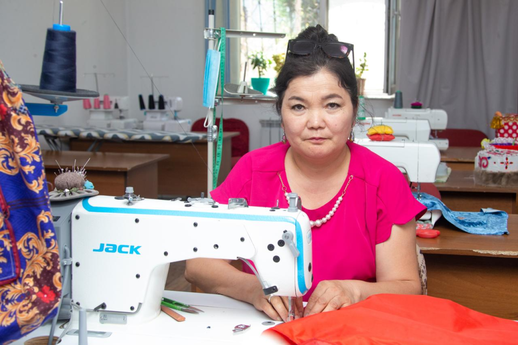 Әйеліне арналған порно DP Әйелінің қарызы туралы порно көру