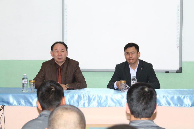 Ақын Маралтай Райымбекұлы Ыбыраев жазалы балалармен кездесті