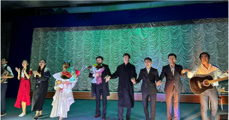 «АЛМАТЫ-MUSIC»  ДЕМАЛЫС ОРТАЛЫҒЫ «ӨМІР ӨТТІ ЗЫРҒЫП АҒЫП…» СПЕКТАКЛІМЕН ӨНЕР КӨРСЕТТІ