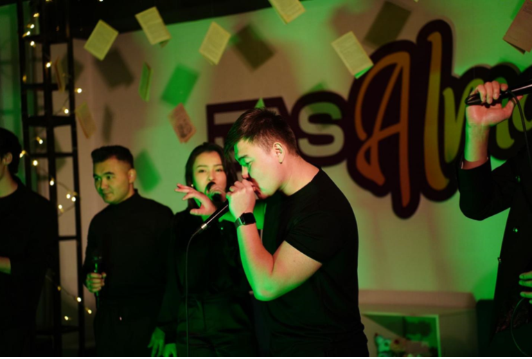 АЛМАЛЫ АУДАНЫНЫҢ КОМЬЮНИТИ ОРТАЛЫҒЫ БАЗАСЫНДА «ЖАС ТОЛҚЫН» ДЕМАЛЫС ОРТАЛЫҒЫНЫҢ ҚАТЫСУЫМЕН «КЕШКІ ТЕРБЕУ»АКУСТИКАЛЫҚ КЕШІ