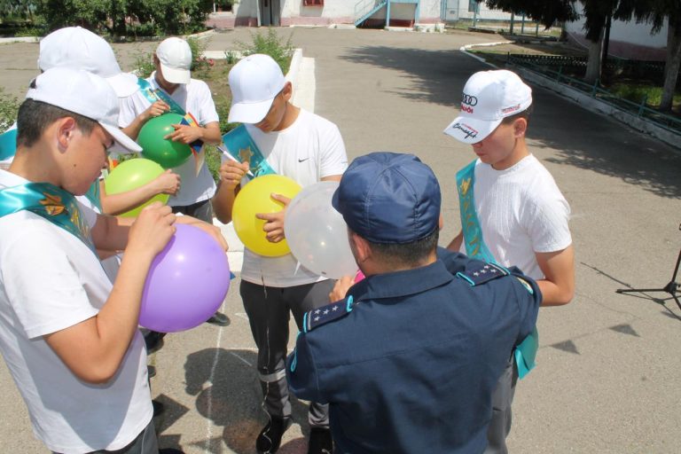 Жазасын өтеуші жасөспірімдер аттестат алды