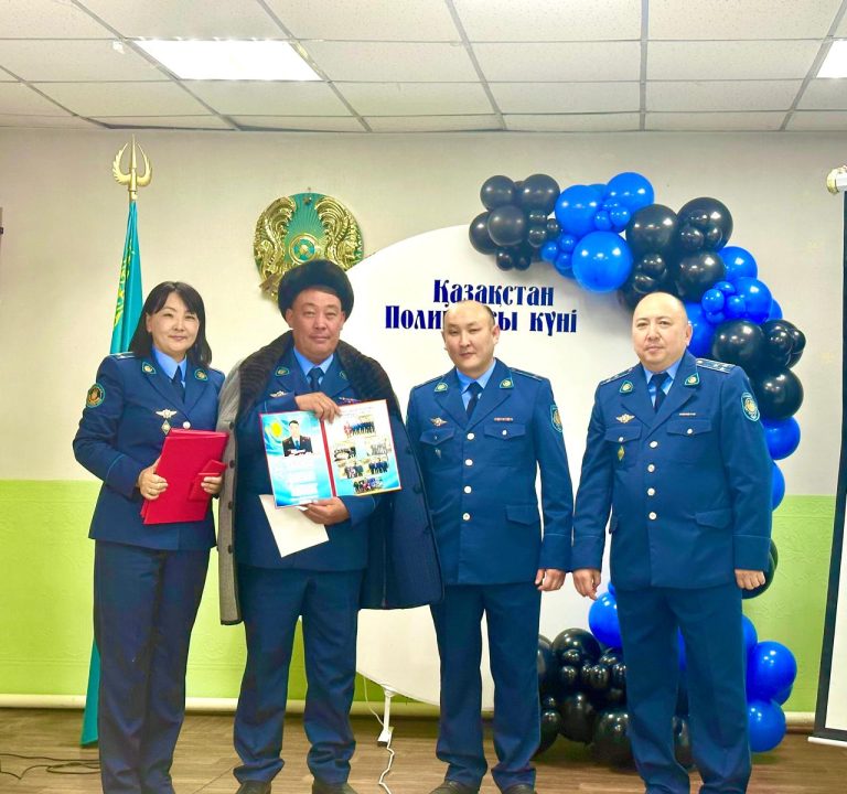 Абай облысындағы мекемеде қызметкерлерді «Полиция күні» мерекесіне орай зейнеткерлік демалысқа шығарып салды