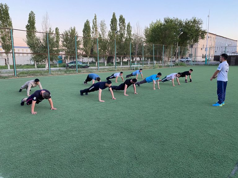 Жеке құрам қызметкерлері арасында дене шынықтыру даярлығы өтті