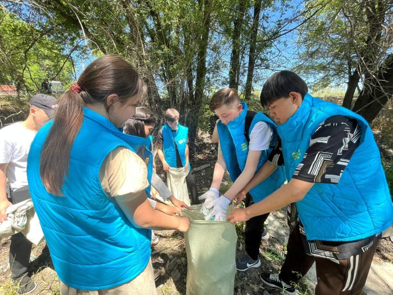 «Таза Қазақстан»: «AMANAT» партиясының  «Таза бейсенбі» экологиялық акциясы Жетісуда жалғасын табуда