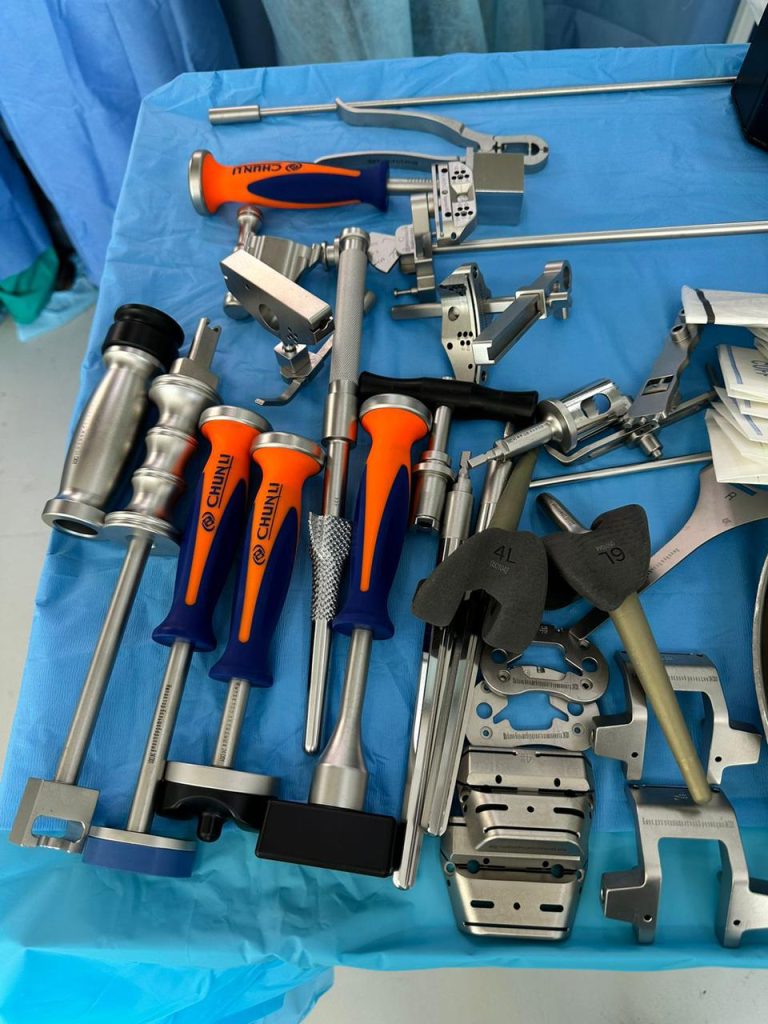 ЮВЕЛИРНАЯ РАБОТА: СОВМЕСТНАЯ ОПЕРАЦИЯ ЗАРУБЕЖНЫХ И МЕСТНЫХ ВРАЧЕЙ СПАСЛА КАЗАХСТАНКУ ОТ ИНВАЛИДНОСТИ