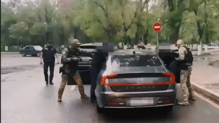 Заңгерлер, адвокаттар және нотариус: Қарағанды ​​облысында «қара риэлторлар» ұсталды