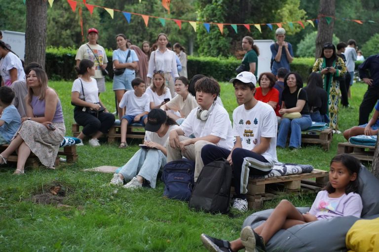 Алматылықтар үшін шет тілдерін тегін үйренуге мүмкіндік беретін  «Тілдер саябағы» жобасы  басталды