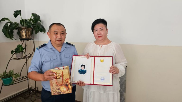 Гүлшат Ықласқызы Нұржанова және Элмира Исаевна Ибраимованы салтанатты түрде құрметті еңбек демалысына шығарып салды