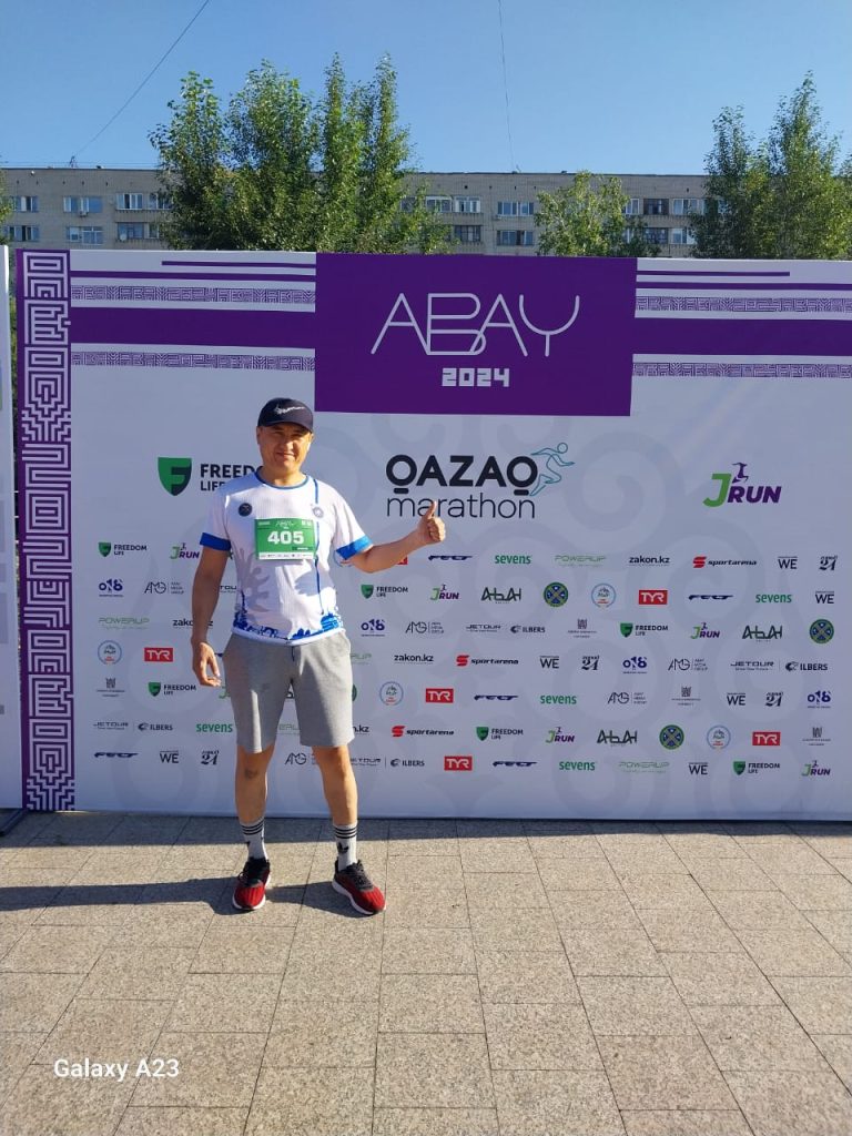 Сотрудник учреждения №20 ДУИС по области Абай занял ІІІ место в Марафоне «Qazaq Marathon Abay».  