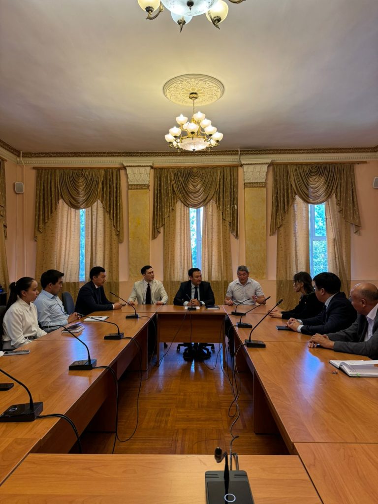 Ойын мекемесіне барудан тартыну міндеті туралы мемлекеттік қызметшілерге түсіндіру жұмыстары жүргізілуде