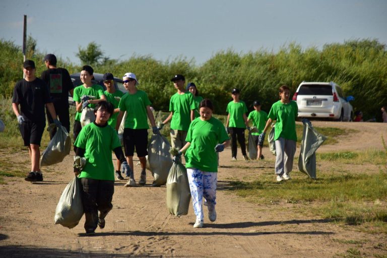 «Сарқырама» өзенінің бойында «Таза Қазақстан» облыстық экологиялық акциясы аясында облыстық экоплоггинг өтеді
