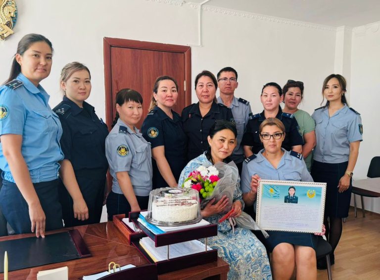 Зейнетке шығуымен құттықтау