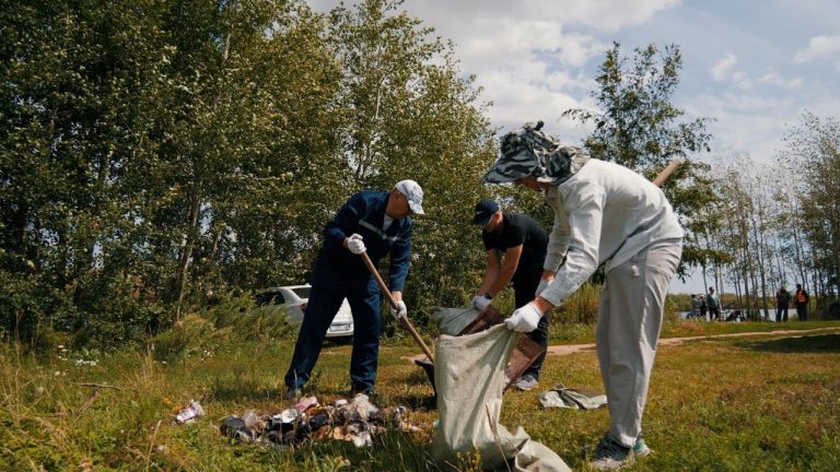 «Таза Қазақстан» акциясы аясында Астанадан 5 тоннадан аса қоқыс шығарылды