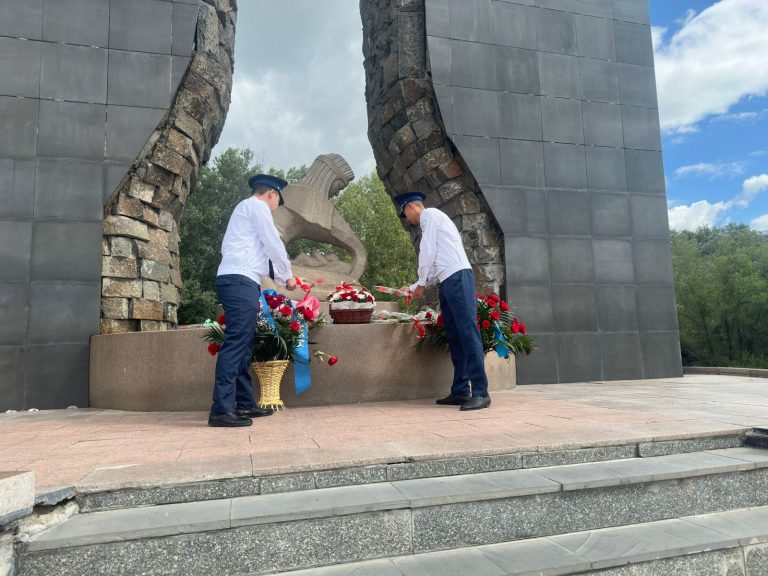 В области Абай сотрудники учреждения смешанной безопасности №19, приняли участие в Акции Мира, приуроченной дню закрытия Семипалатинского испытательного ядерного полигона