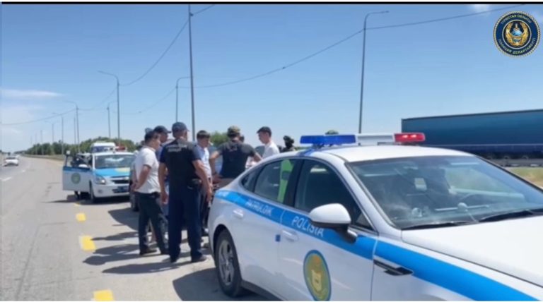 Полиция обнаружила в автомашине наркозакладчика 47 штук мефедрона