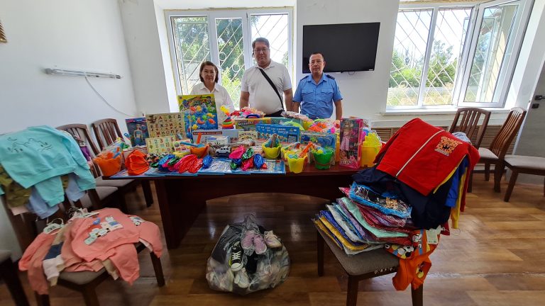 Құқық қорғаушылар сотталған әйелдердің балаларына гуманитарлық көмек көрсетті