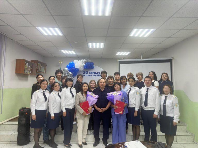 Сотрудники учреждения смешанной безопасности №19 города Семей отметили «День Конституции»