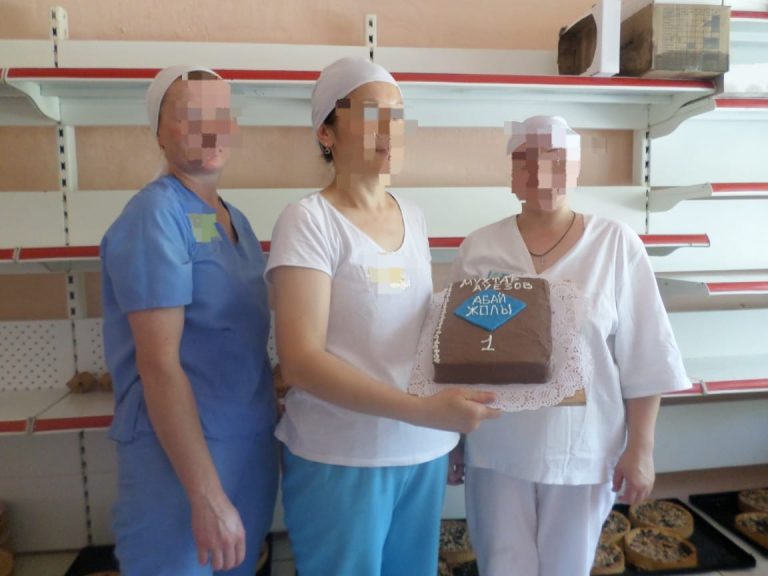 Абай облысында Абай күніне арнап сотталған әйел «Абай жолы» кітабына ұқсатып торт пісірді