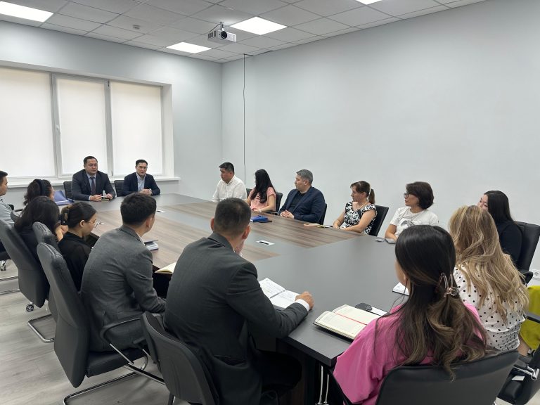 Алматы қаласы бойынша Тексеру комиссиясының Әдеп жөніндегі уәкілімен бірлесіп қызметкерлерге арнап семинар өткізді