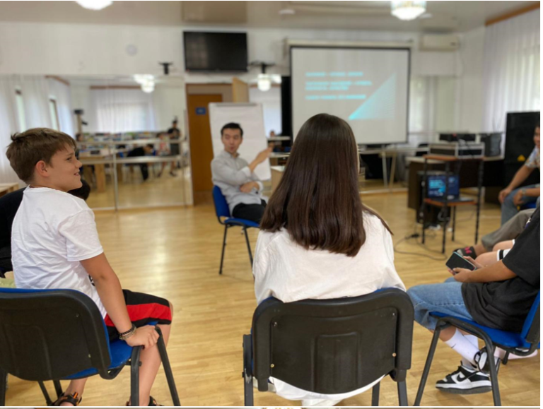 Запуск курсов по маркетингу для детей из «Детской деревни SOS» в рамках проекта «Социальная мастерская»