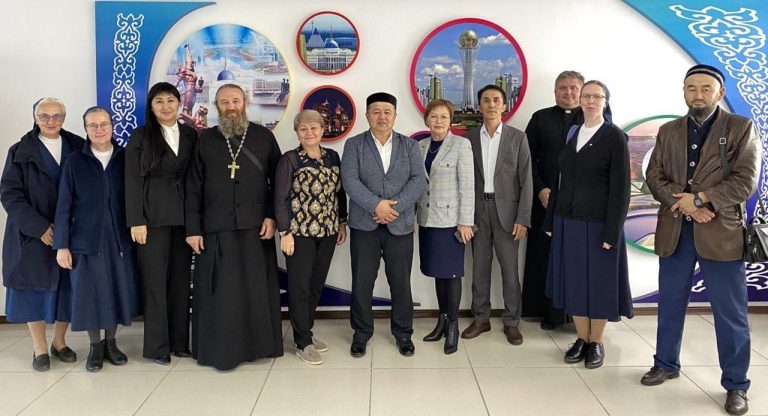 ДІНИ САУАТТЫЛЫҚ ЭКСТРЕМИЗМ МЕН ТЕРРОРИЗМНІҢ ЖОЛЫН КЕСЕДІ