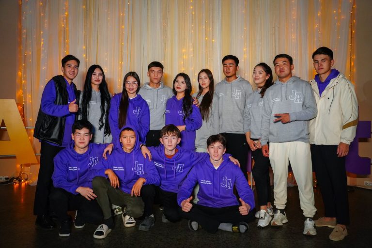 Алматыда «Jas Camp 2024» жастар  лагерінің ашылу салтанаты өтті