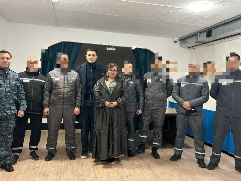 Казахстанский боксер-профессионал посетил колонию Астаны