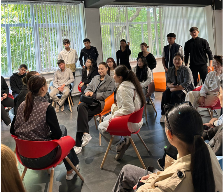 АЛМАЛЫ АУДАНЫНЫҢ КОМЬЮНИТИ ОРТАЛЫҒЫНДА «ҚАЗАҚСТАНДАҒЫ АТОМ ЭНЕРГЕТИКАСЫНЫҢ БОЛАШАҒЫ: СЫН-ҚАТЕРЛЕР МЕН ПЕРСПЕКТИВАЛАР»АТТЫ ДӨҢГЕЛЕК ҮСТЕЛ ӨТТІ